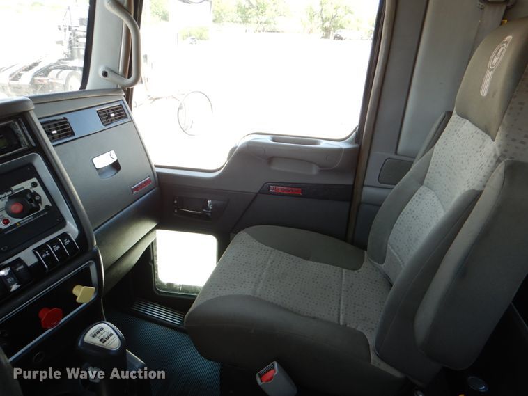 image for item DJ0771 2012 Kenworth T800  winch truck