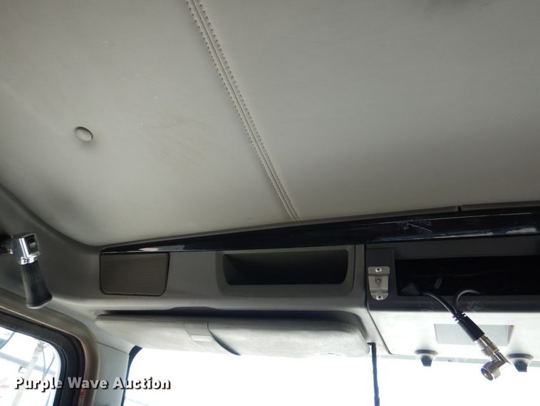 image for item DJ0771 2012 Kenworth T800  winch truck