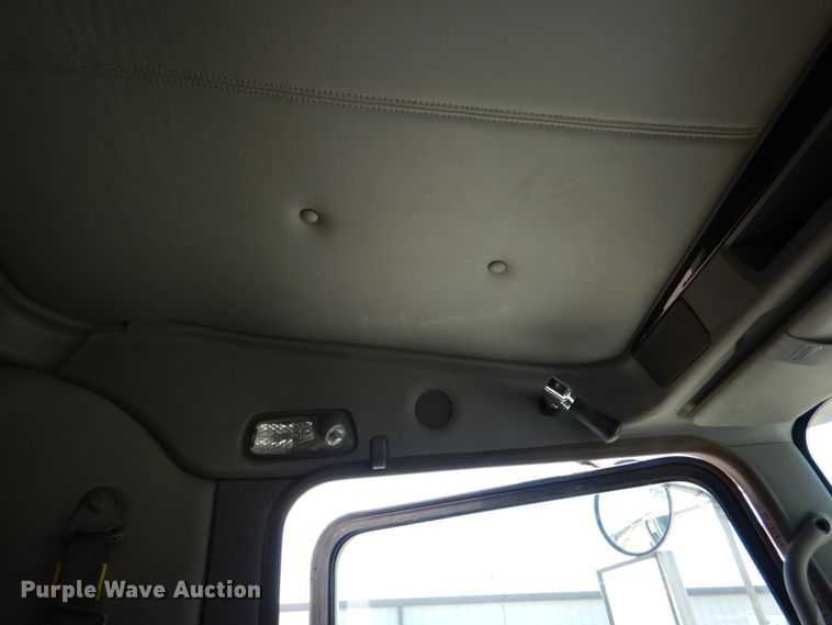 image for item DJ0771 2012 Kenworth T800  winch truck