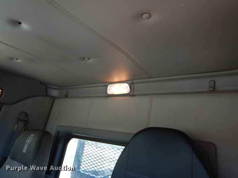 image for item DJ0771 2012 Kenworth T800  winch truck