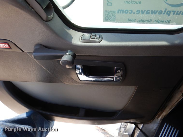 image for item DJ0771 2012 Kenworth T800  winch truck