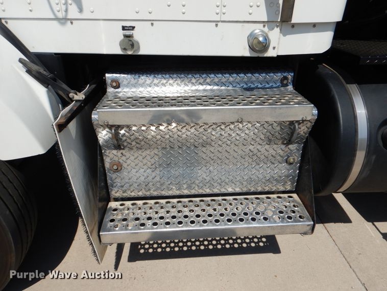 image for item DJ0771 2012 Kenworth T800  winch truck