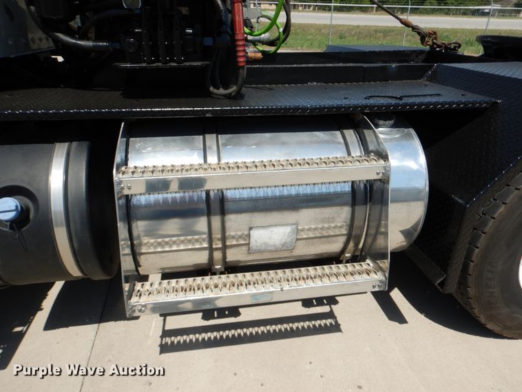 image for item DJ0771 2012 Kenworth T800  winch truck