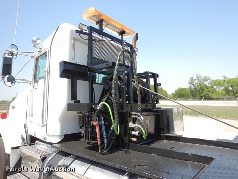 image for item DJ0771 2012 Kenworth T800  winch truck
