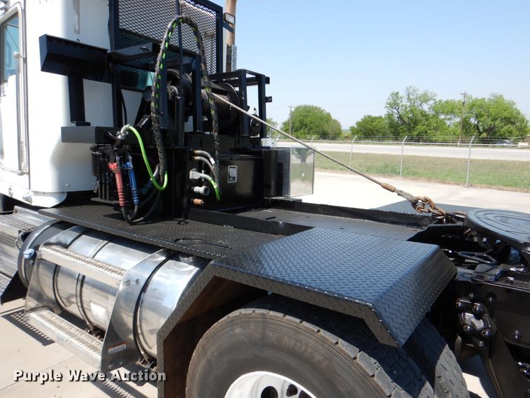 image for item DJ0771 2012 Kenworth T800  winch truck