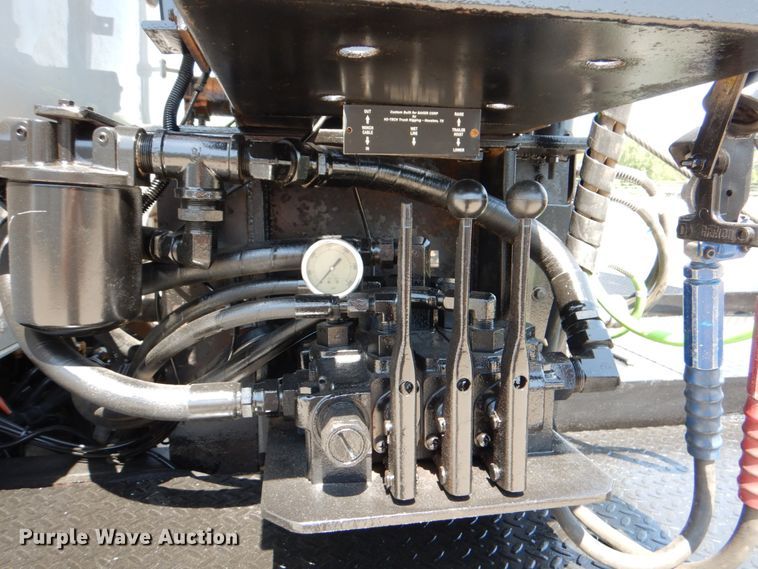 image for item DJ0771 2012 Kenworth T800  winch truck