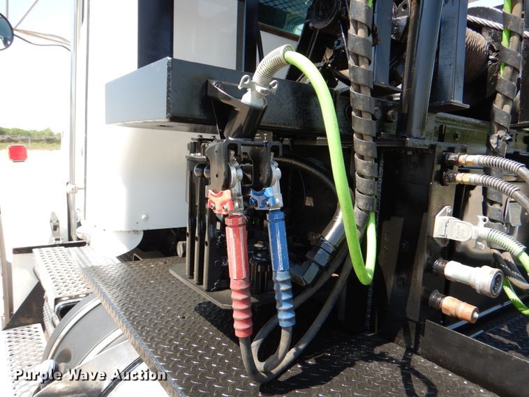 image for item DJ0771 2012 Kenworth T800  winch truck