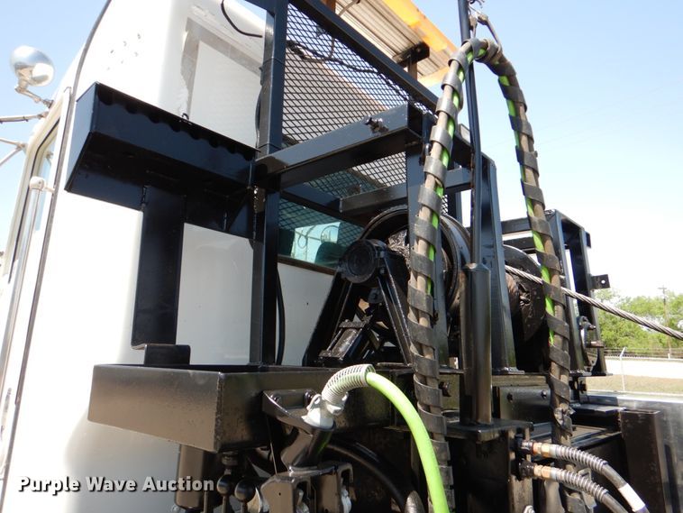 image for item DJ0771 2012 Kenworth T800  winch truck