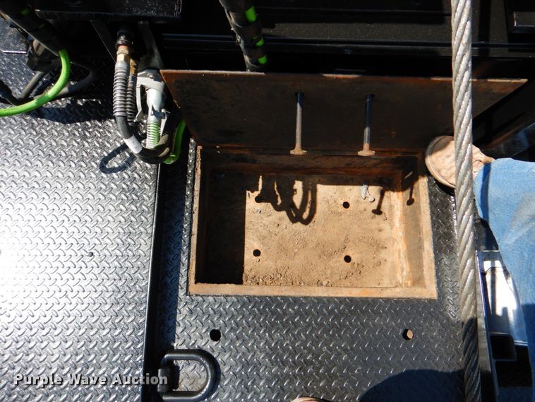 image for item DJ0771 2012 Kenworth T800  winch truck