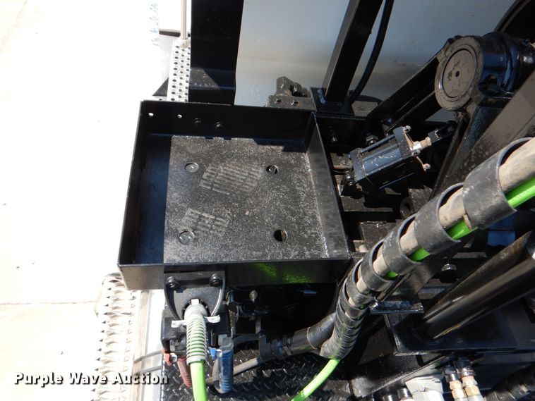 image for item DJ0771 2012 Kenworth T800  winch truck