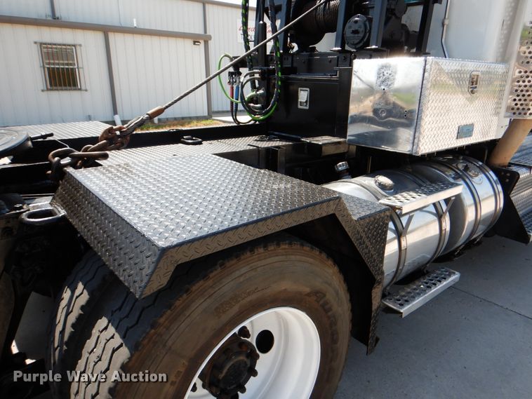 image for item DJ0771 2012 Kenworth T800  winch truck