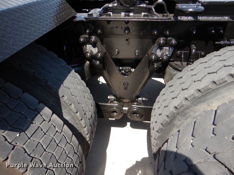 image for item DJ0771 2012 Kenworth T800  winch truck