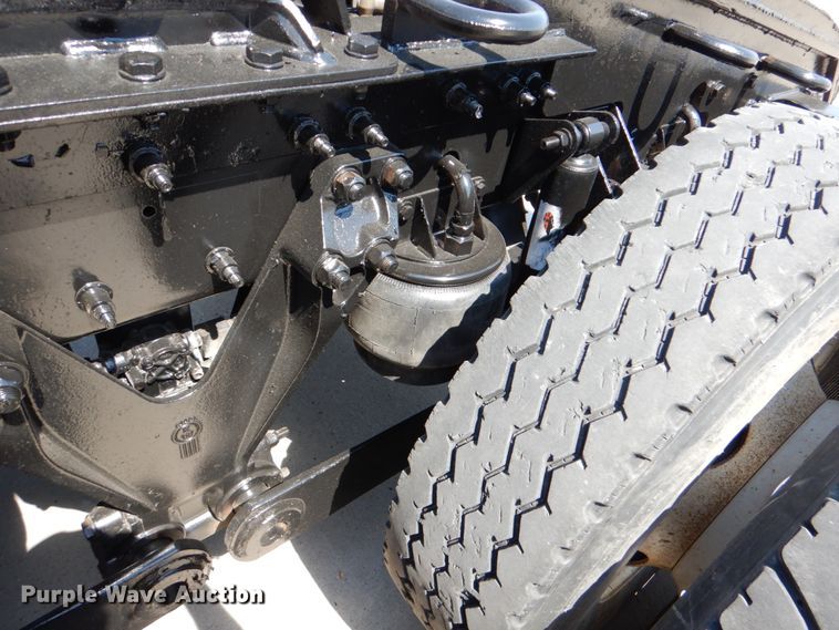 image for item DJ0771 2012 Kenworth T800  winch truck