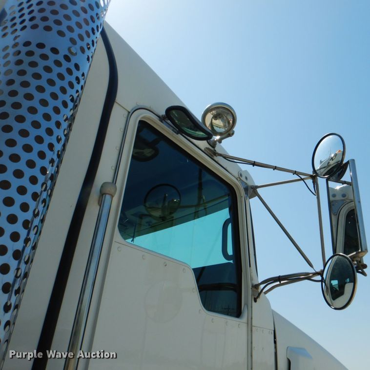 image for item DJ0771 2012 Kenworth T800  winch truck