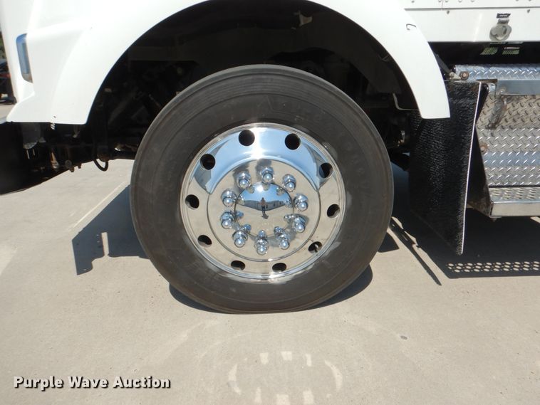 image for item DJ0771 2012 Kenworth T800  winch truck