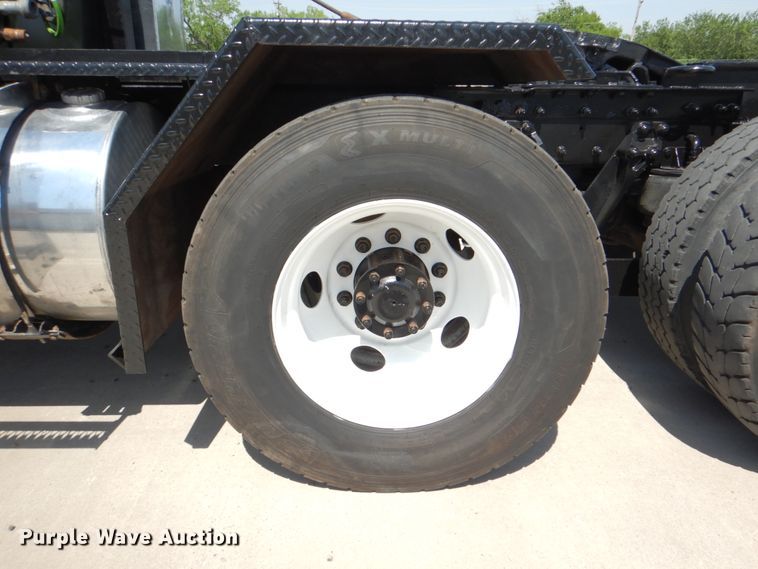 image for item DJ0771 2012 Kenworth T800  winch truck