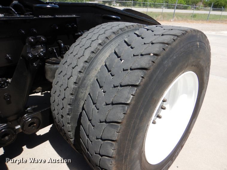 image for item DJ0771 2012 Kenworth T800  winch truck