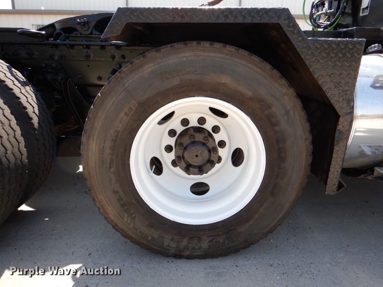 image for item DJ0771 2012 Kenworth T800  winch truck