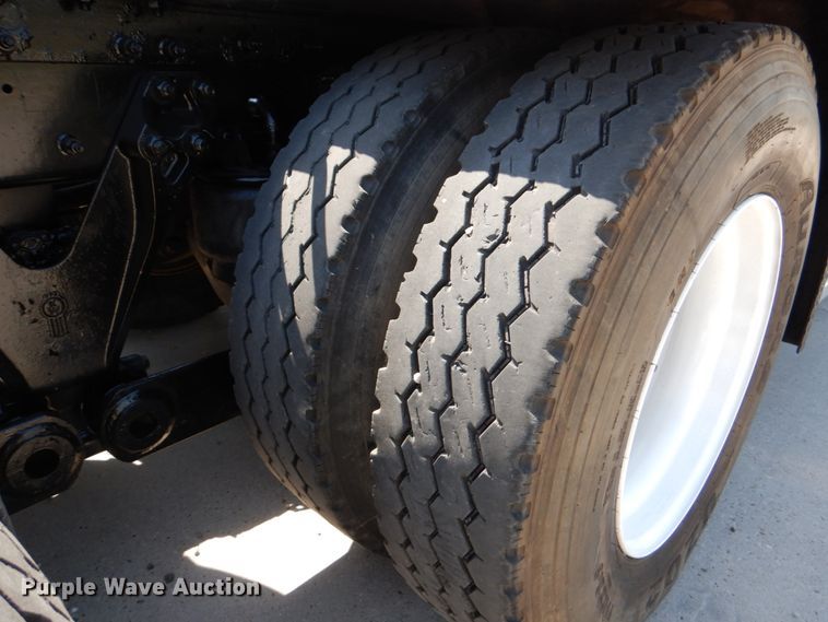 image for item DJ0771 2012 Kenworth T800  winch truck