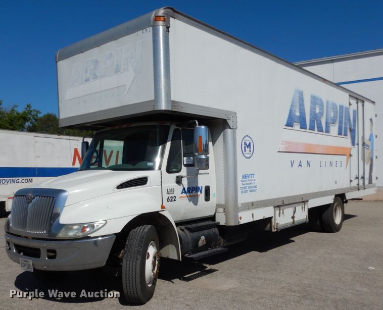 image for item DJ0772 2006 International 4300  box truck