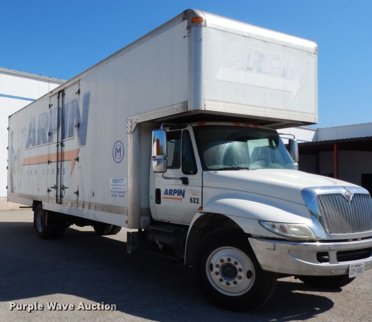 image for item DJ0772 2006 International 4300  box truck