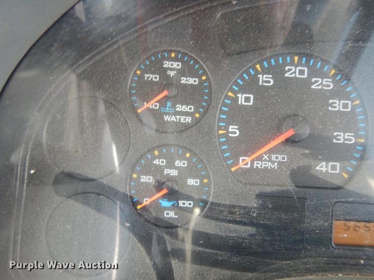 image for item DJ0772 2006 International 4300  box truck