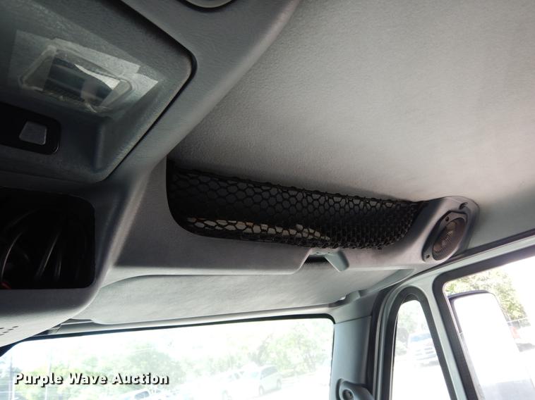 image for item DJ0772 2006 International 4300  box truck