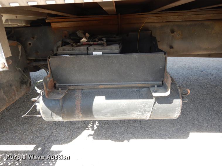 image for item DJ0772 2006 International 4300  box truck