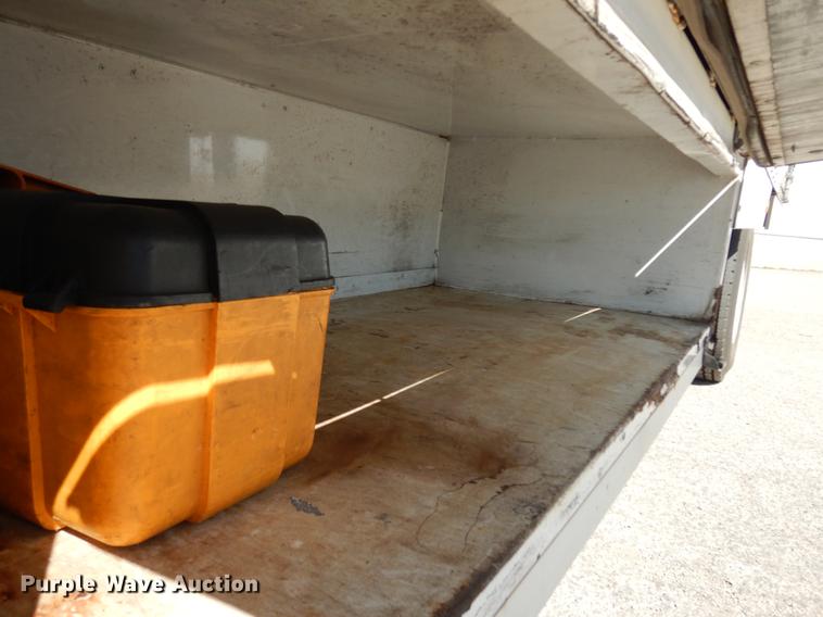 image for item DJ0772 2006 International 4300  box truck