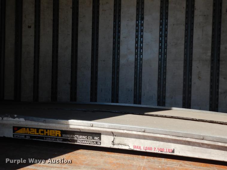 image for item DJ0772 2006 International 4300  box truck