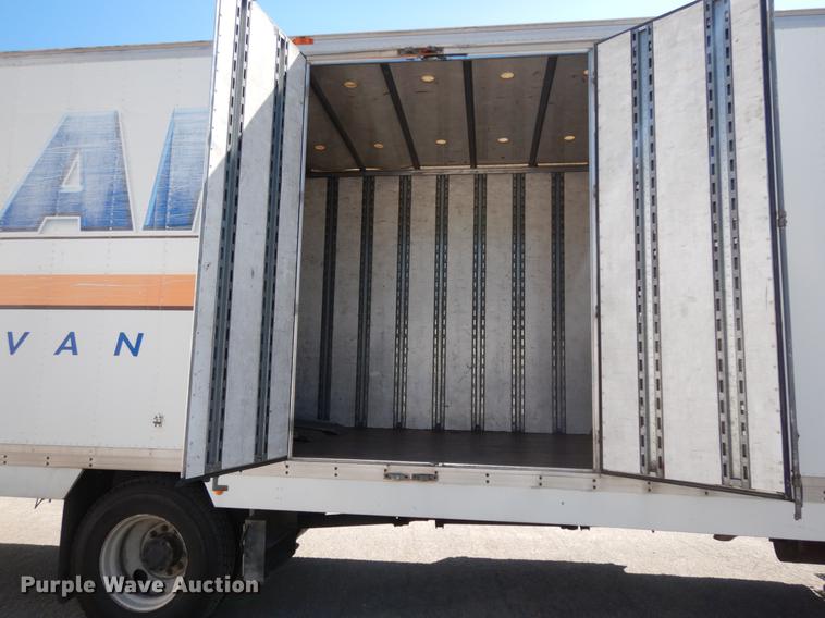 image for item DJ0772 2006 International 4300  box truck