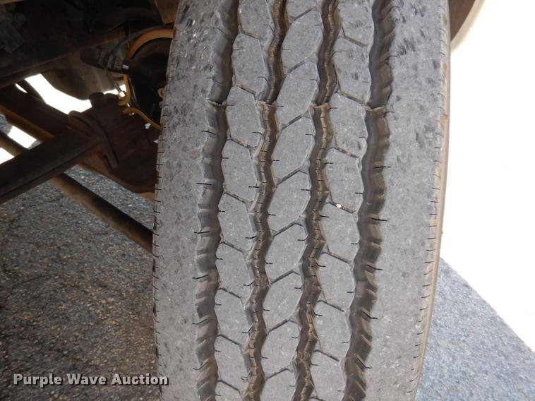 image for item DJ0772 2006 International 4300  box truck