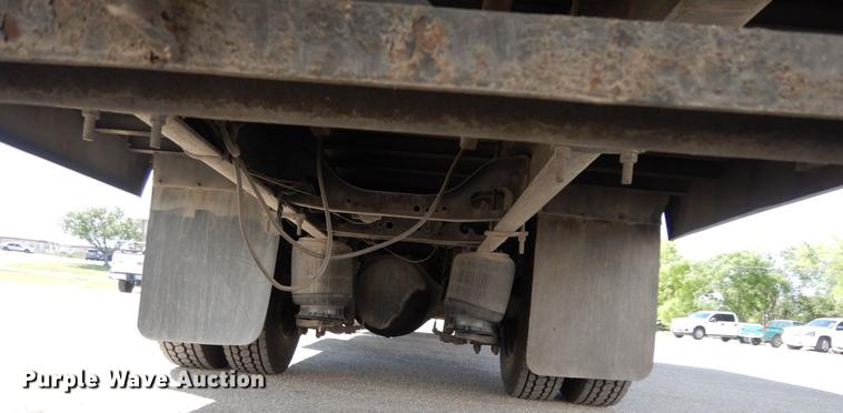 image for item DJ0772 2006 International 4300  box truck