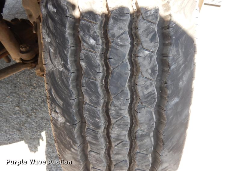 image for item DJ0772 2006 International 4300  box truck