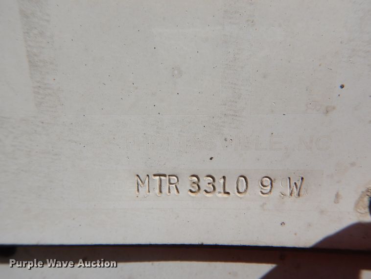 image for item DJ0772 2006 International 4300  box truck