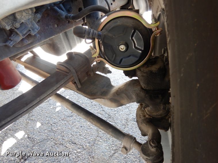 image for item DJ0772 2006 International 4300  box truck