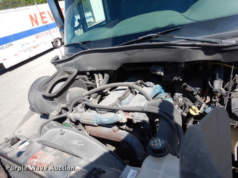 image for item DJ0772 2006 International 4300  box truck