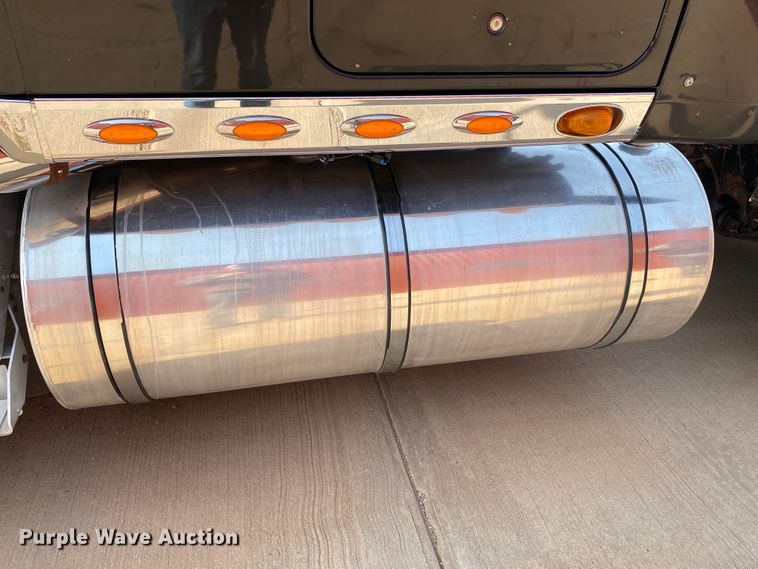 image for item DJ1198 2010 International Lonestar  Harley-Davidson edition semi truck