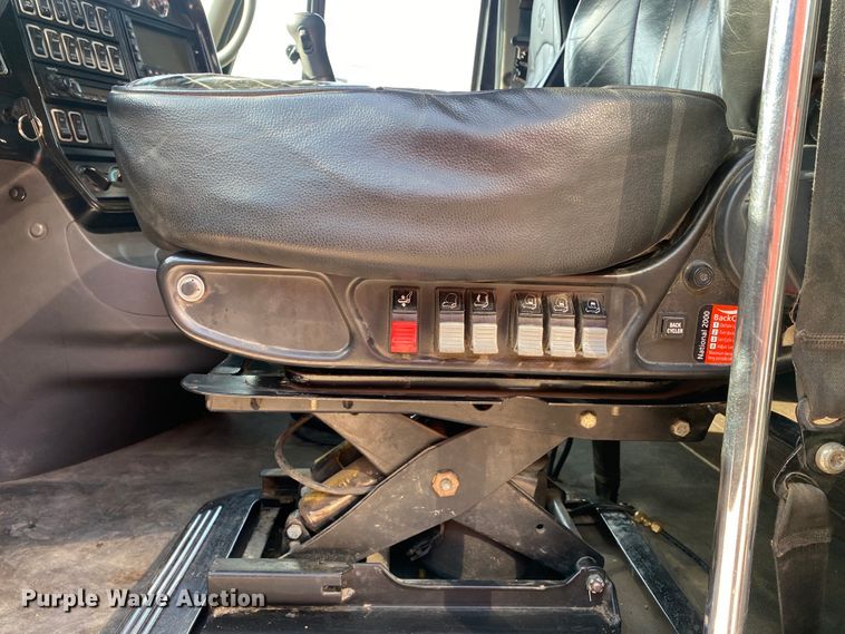 image for item DJ1198 2010 International Lonestar  Harley-Davidson edition semi truck