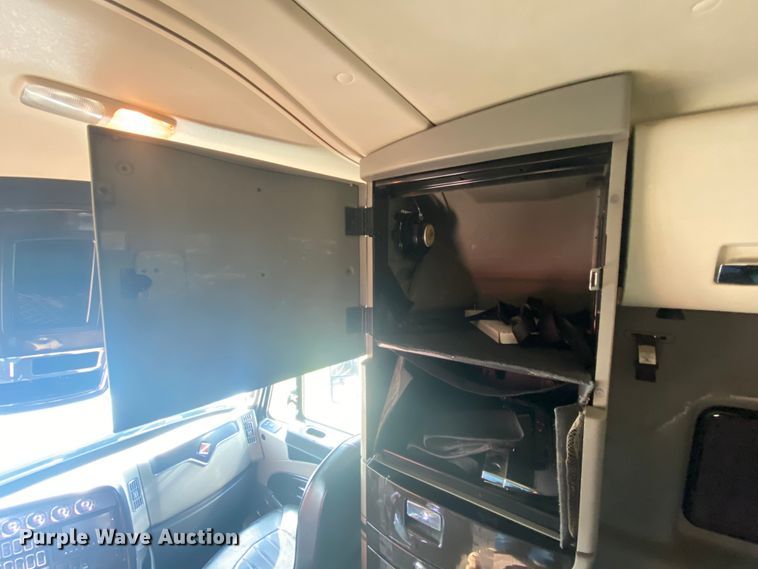 image for item DJ1198 2010 International Lonestar  Harley-Davidson edition semi truck