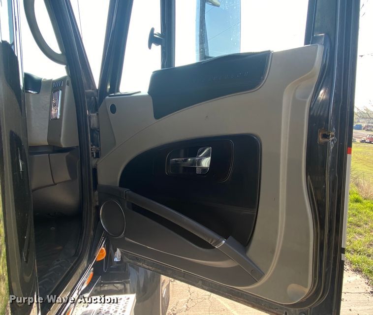 image for item DJ1198 2010 International Lonestar  Harley-Davidson edition semi truck