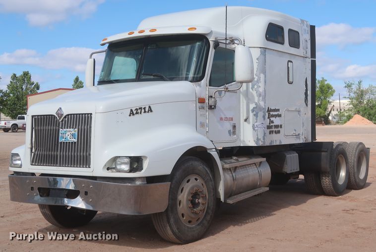 image for item DJ1886 2002 International 9200i  semi truck