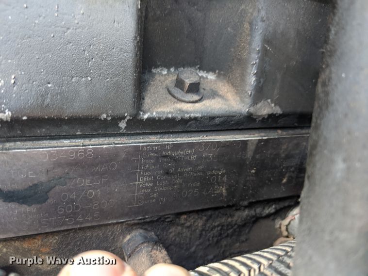 image for item DJ1886 2002 International 9200i  semi truck