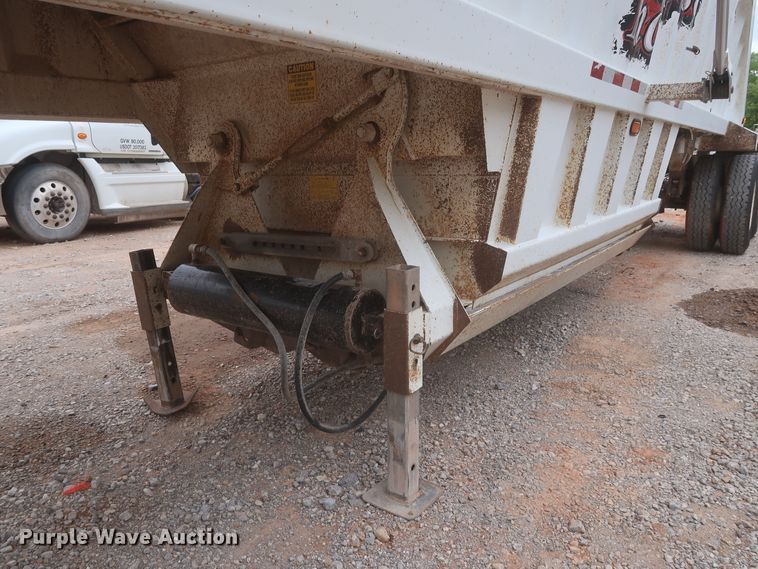 image for item DJ1887 2011 CTS BDT-40  bottom dump trailer