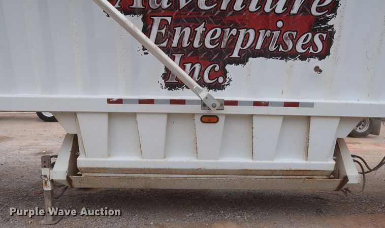 image for item DJ1887 2011 CTS BDT-40  bottom dump trailer