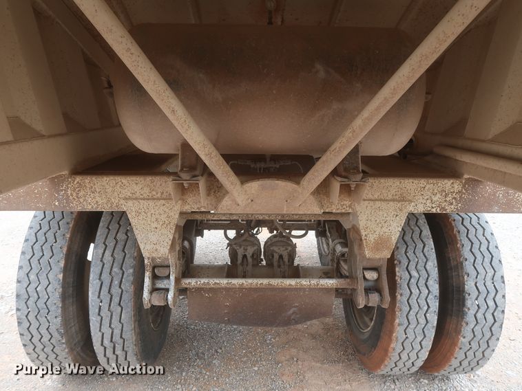 image for item DJ1887 2011 CTS BDT-40  bottom dump trailer