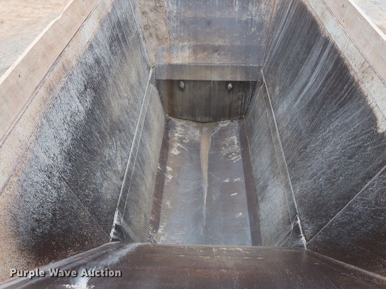 image for item DJ1887 2011 CTS BDT-40  bottom dump trailer