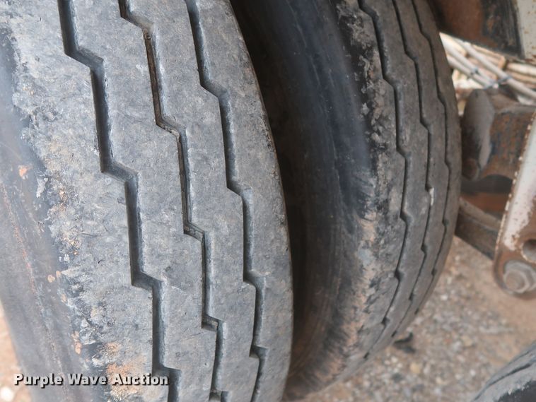 image for item DJ1887 2011 CTS BDT-40  bottom dump trailer