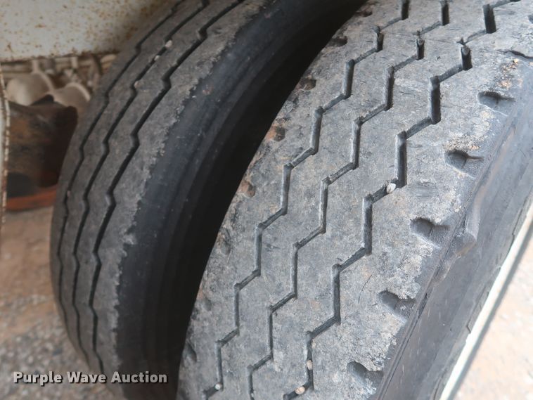 image for item DJ1887 2011 CTS BDT-40  bottom dump trailer