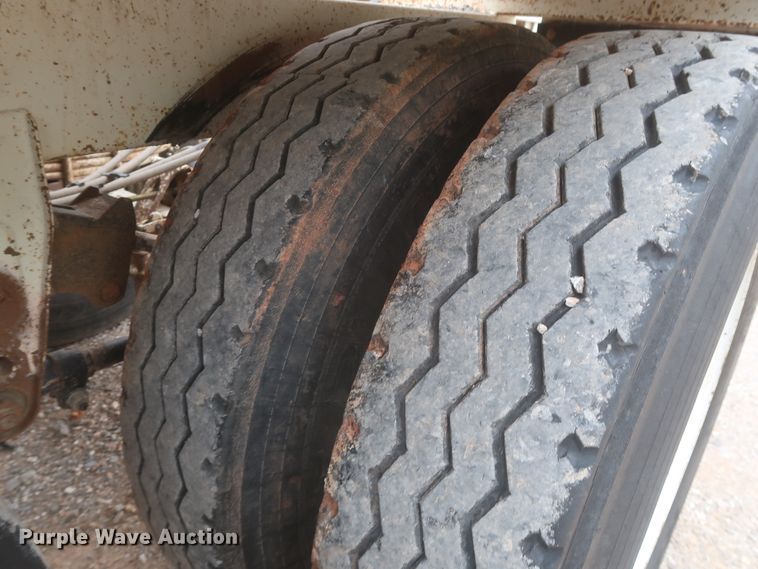 image for item DJ1887 2011 CTS BDT-40  bottom dump trailer